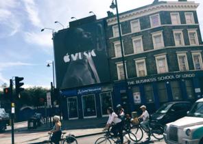 FOTO: Wie Apple-Werber seine Musik-Service weltweit