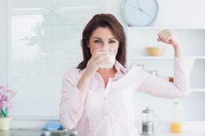 10 Gründe, Milch zu trinken jeden Tag